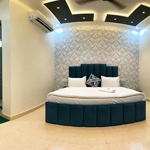 **** ホテル New & Restaurant インド